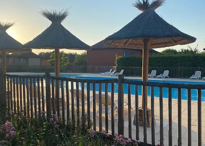 4-6 Personnes A - Avec Piscine * Prayssac